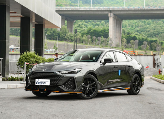 Em bom estado Sport Automático Chang An EV Changan UNI-V 5 lugares 5 portas carro a gasolina