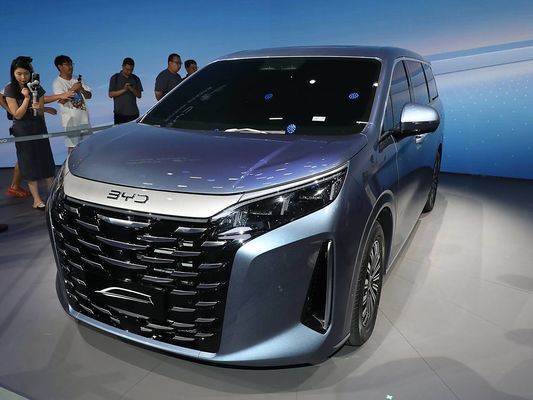 Nova versão Última versão BYD Xia MPV Usar na família 7 lugares híbrido de gás 1.5T EV Carro